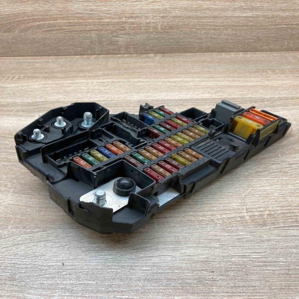 6906588 518811047  Fuse module BMW 5 E60 E61