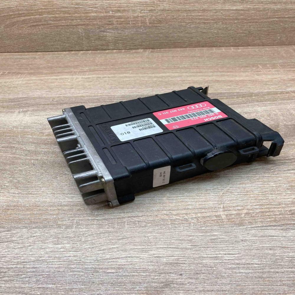 443907311C 0261200273  Engine control unit/module ECU Audi 80 90 B3