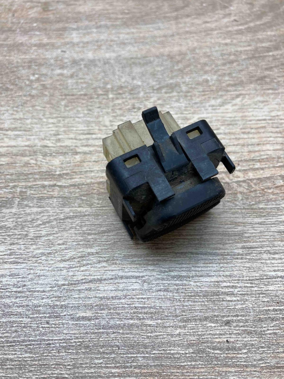 1H0959855C   Electric window control switch Volkswagen Golf III