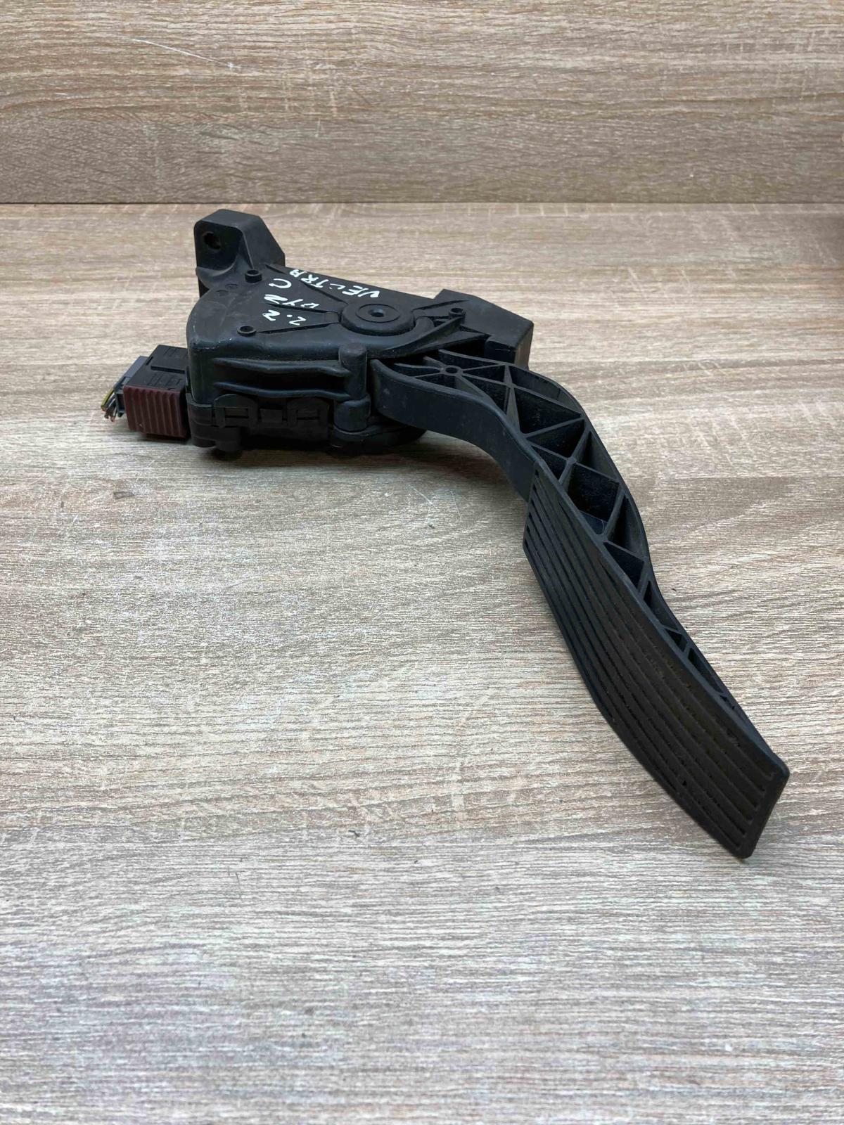9186724   Accelerator throttle pedal Opel Signum