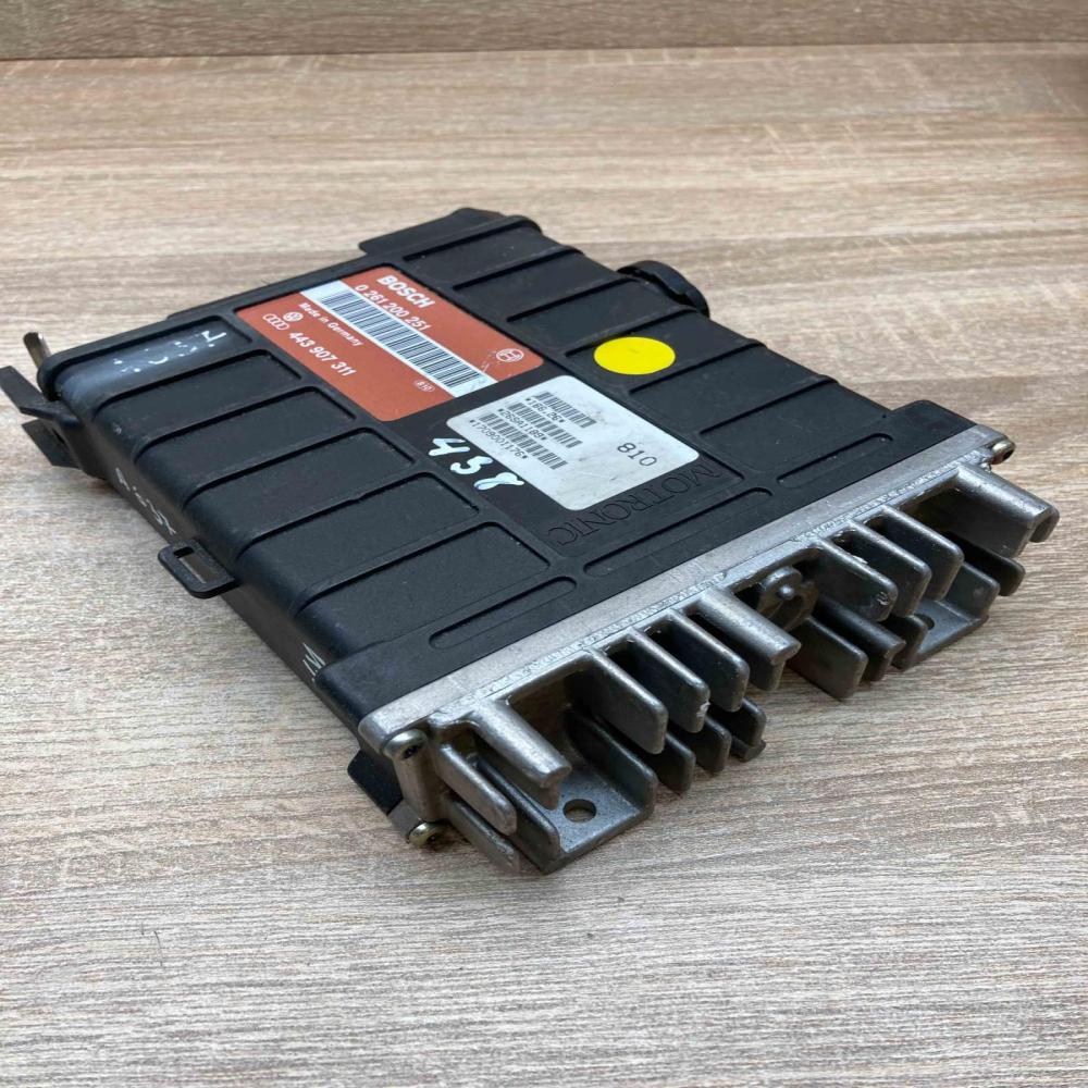443907311 0261200251  Engine control unit/module ECU Audi 80 90 B3