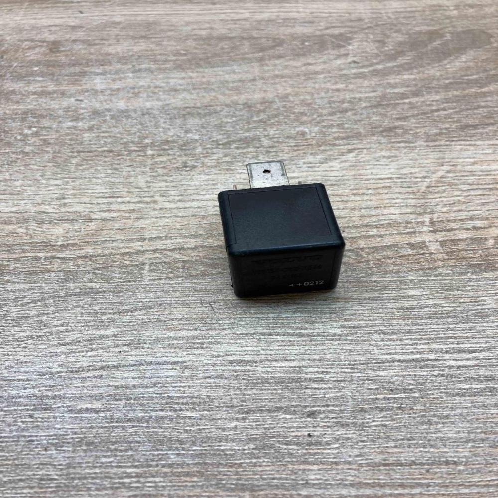 9441158 V23134 J52 X346  Other relay Volvo S60