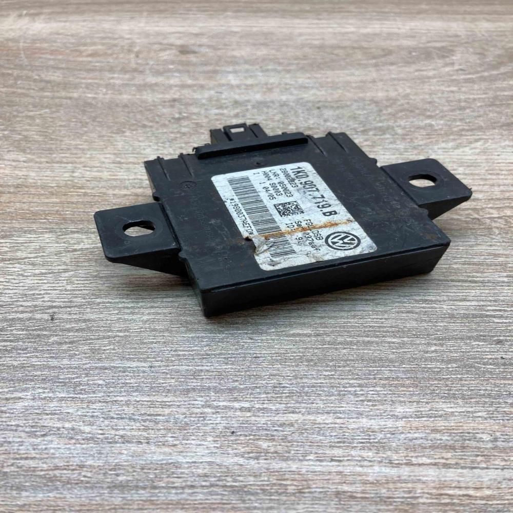 1K0907719B 28002223  Alarm control unit/module Volkswagen Touran I