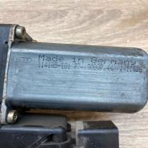 114185 101   Front door window regulator motor Audi A4 S4 B5 8D