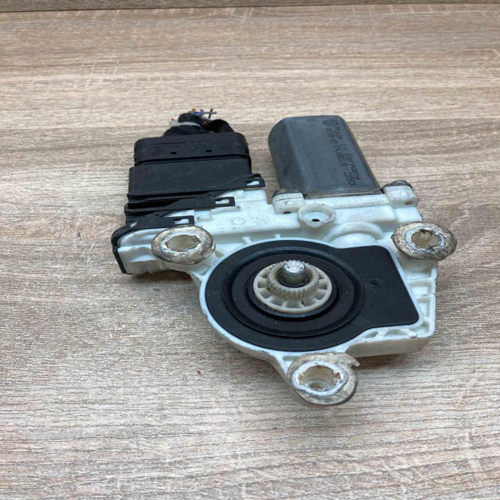 1J4959812C 101388 101 With Plug Rear door window regulator motor Volkswagen Golf