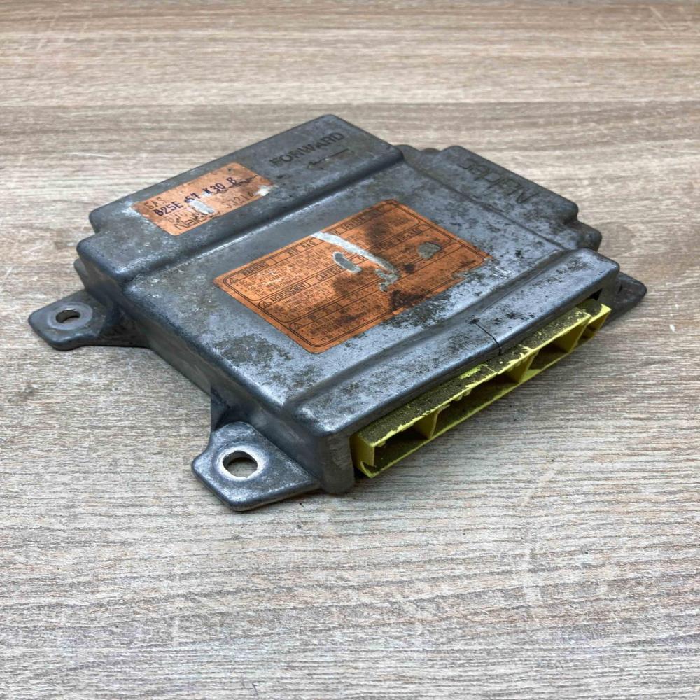 B25E57K30B   Airbag control unit/module Mazda 6