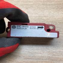 1J0909606D 5WK42350  Airbag deployment crash/impact sensor Volkswagen Golf IV