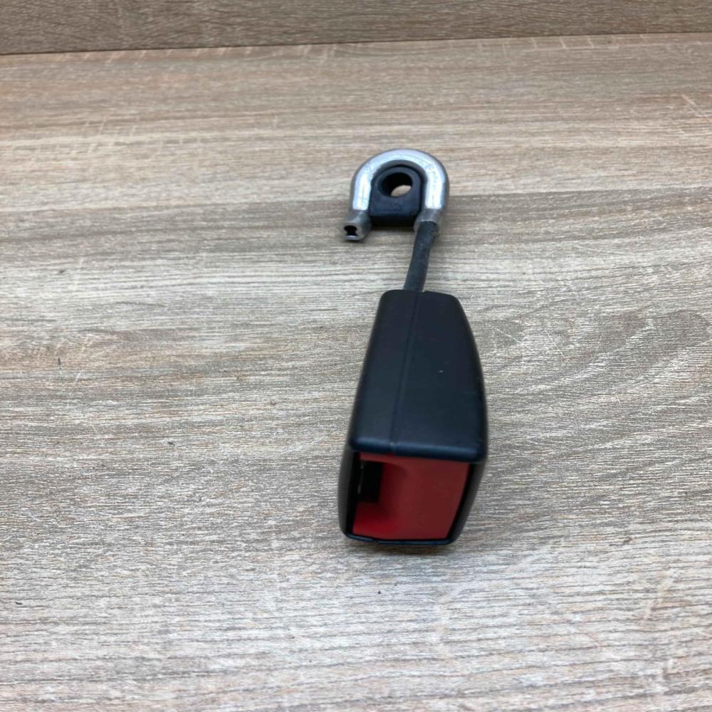 2198600569   Rear seatbelt buckle Mercedes-Benz CLS C219