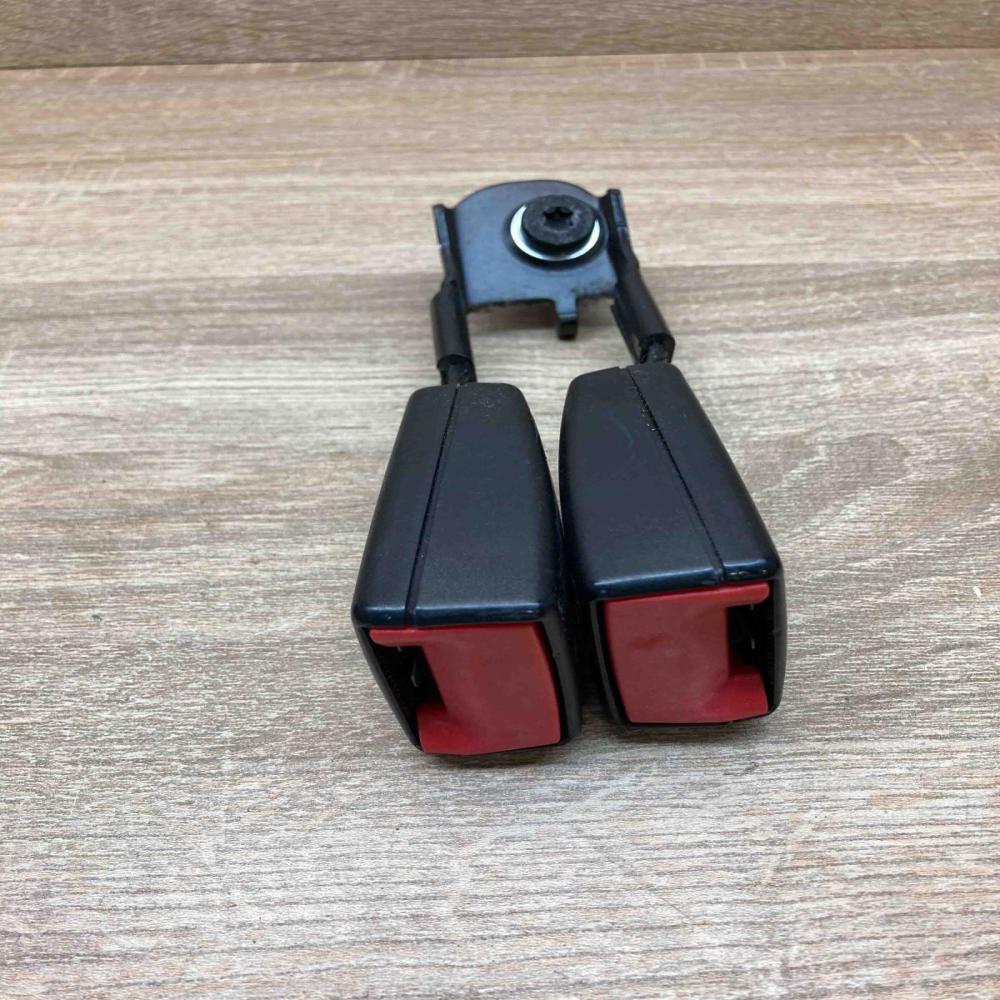 A2118600269   Middle seatbelt buckle (rear) Mercedes-Benz E W211