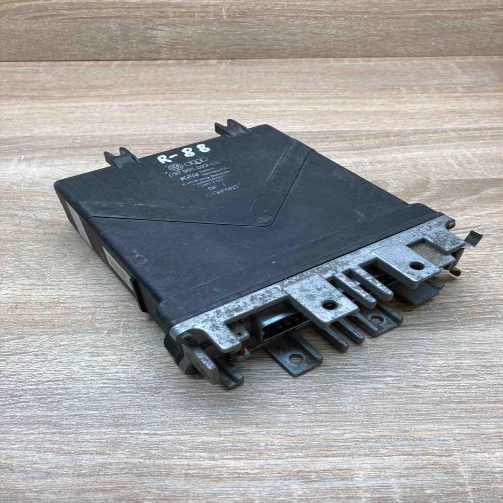 037906022CL   Engine control unit/module ECU Volkswagen PASSAT B3