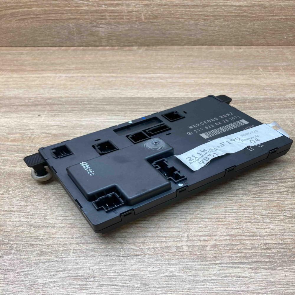 A2118200426   Door control unit/module Mercedes-Benz E W211