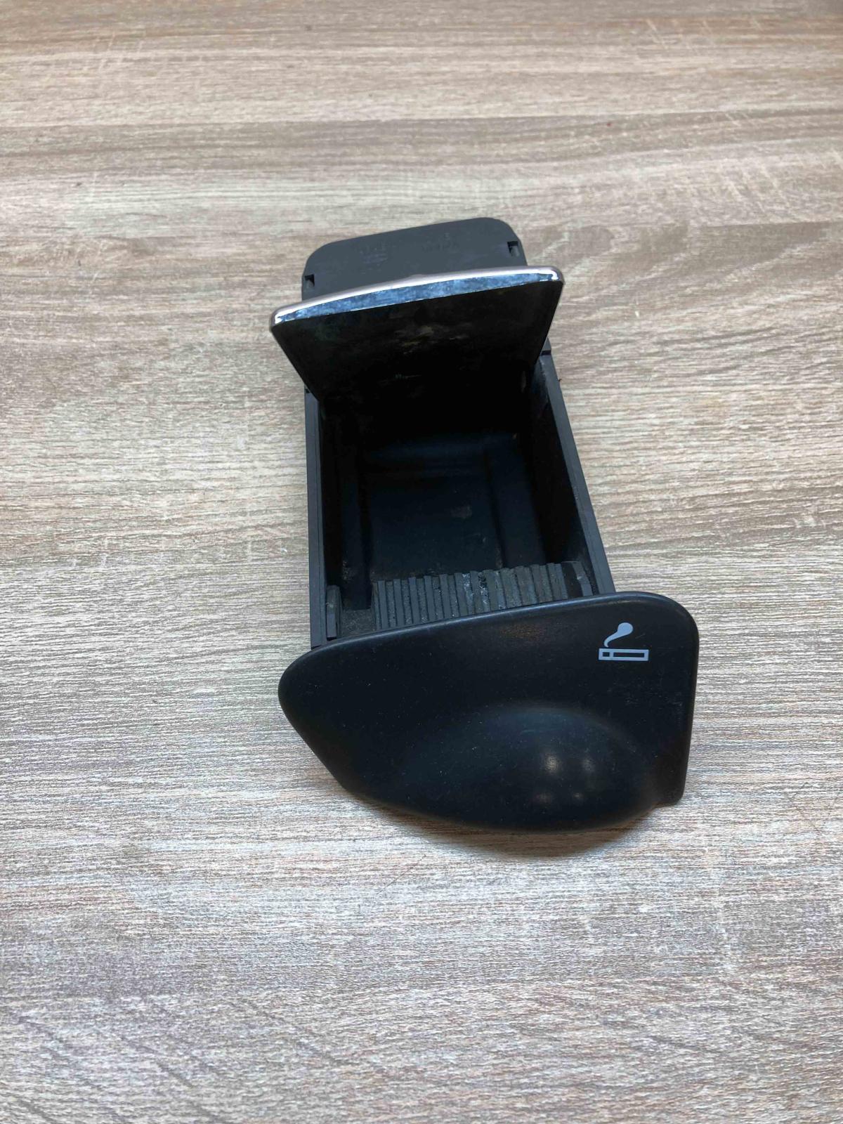 98ABA04810   Car ashtray Ford Focus