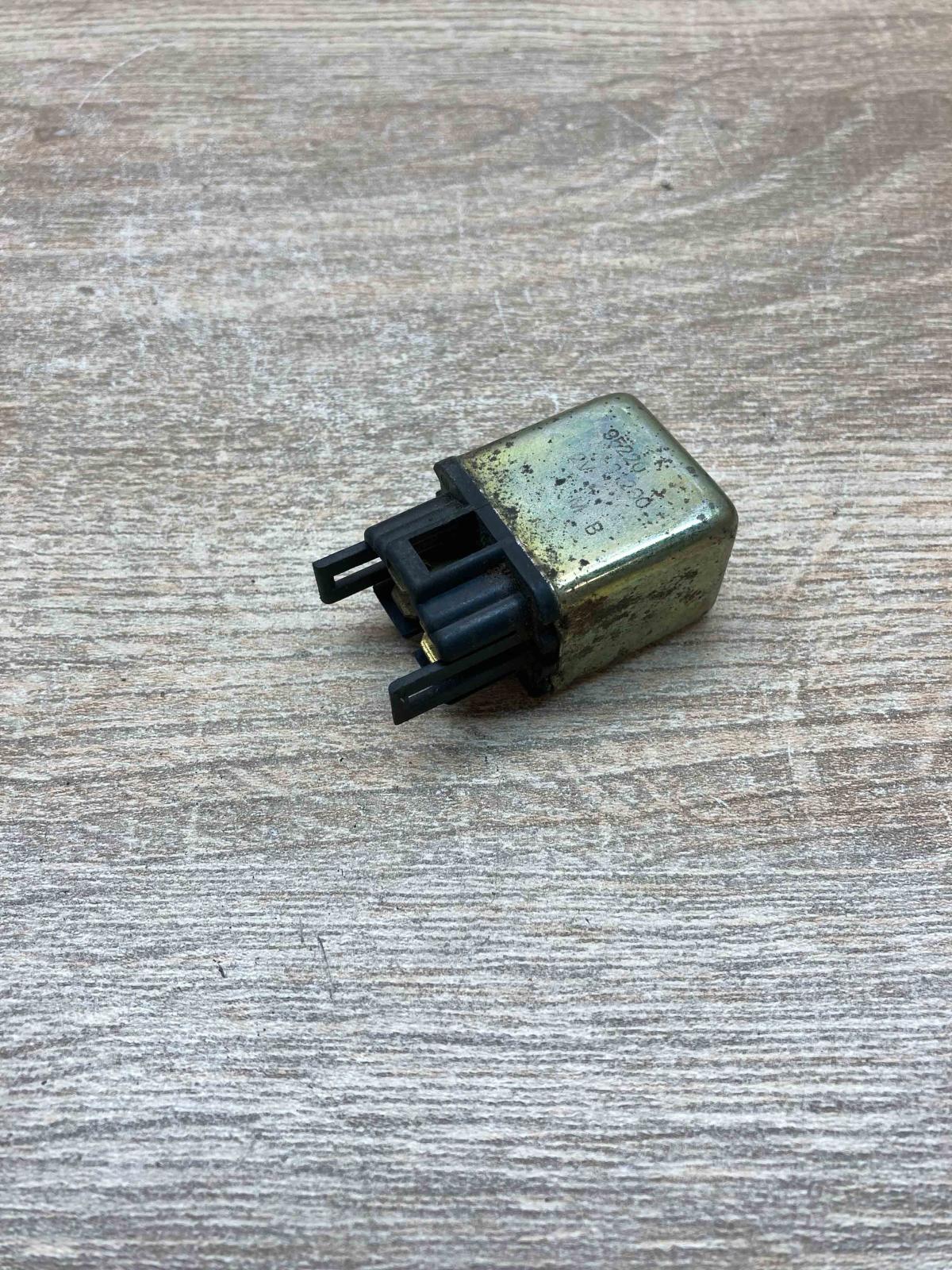 95220 21200   Other relay Hyundai Elantra