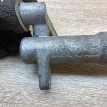 8D1721401   Clutch master cylinder Audi A4 S4 B5 8D