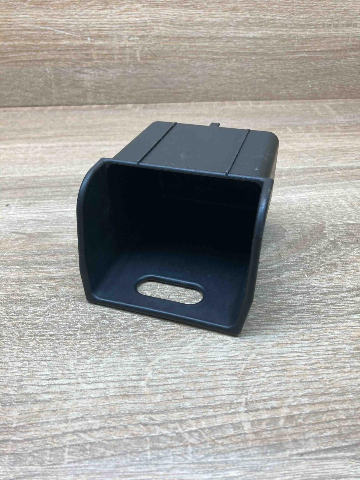 A2116830075   Glove box central console Mercedes-Benz E W211