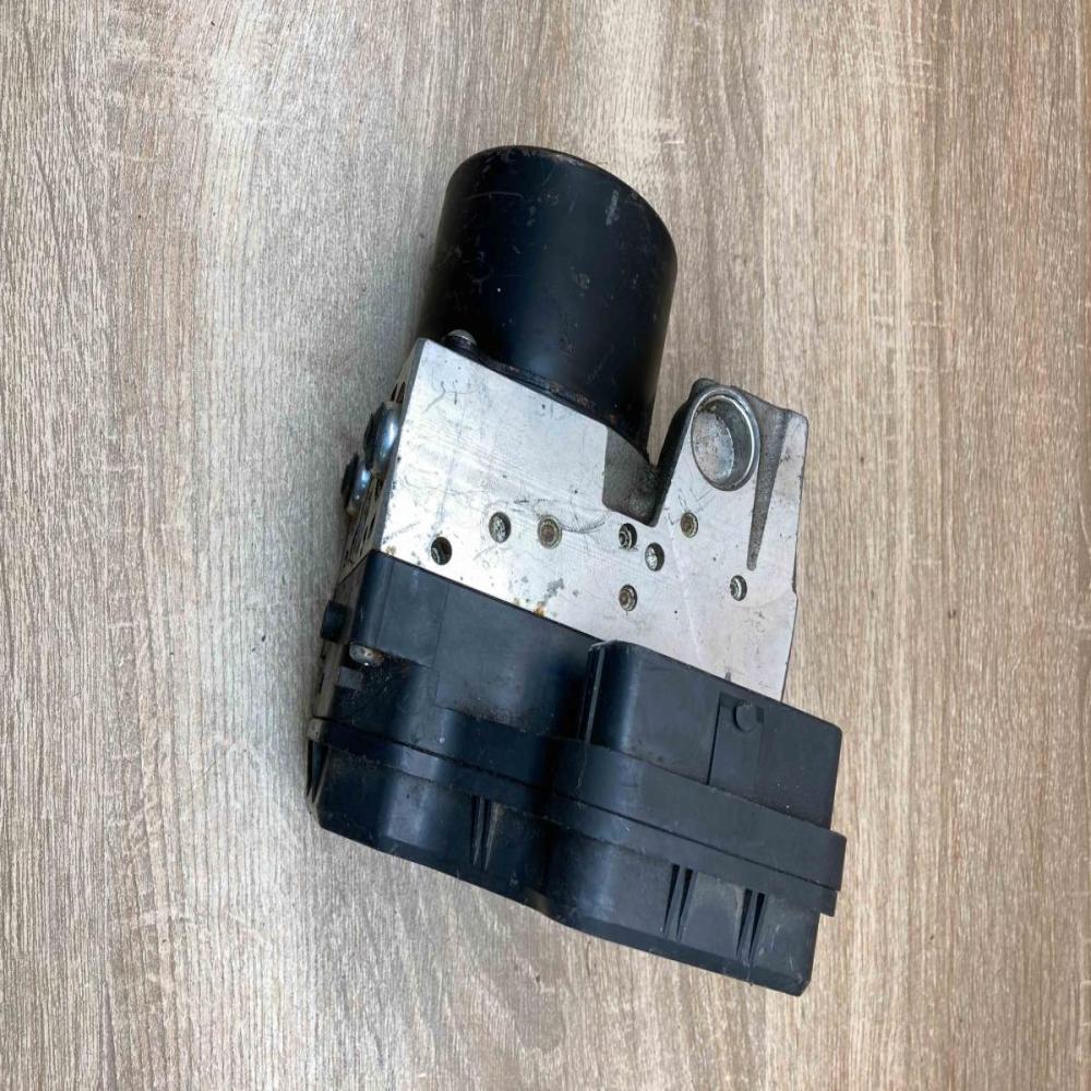 44540 42060 89541 42180  ABS Pump Toyota Corolla E120 E130