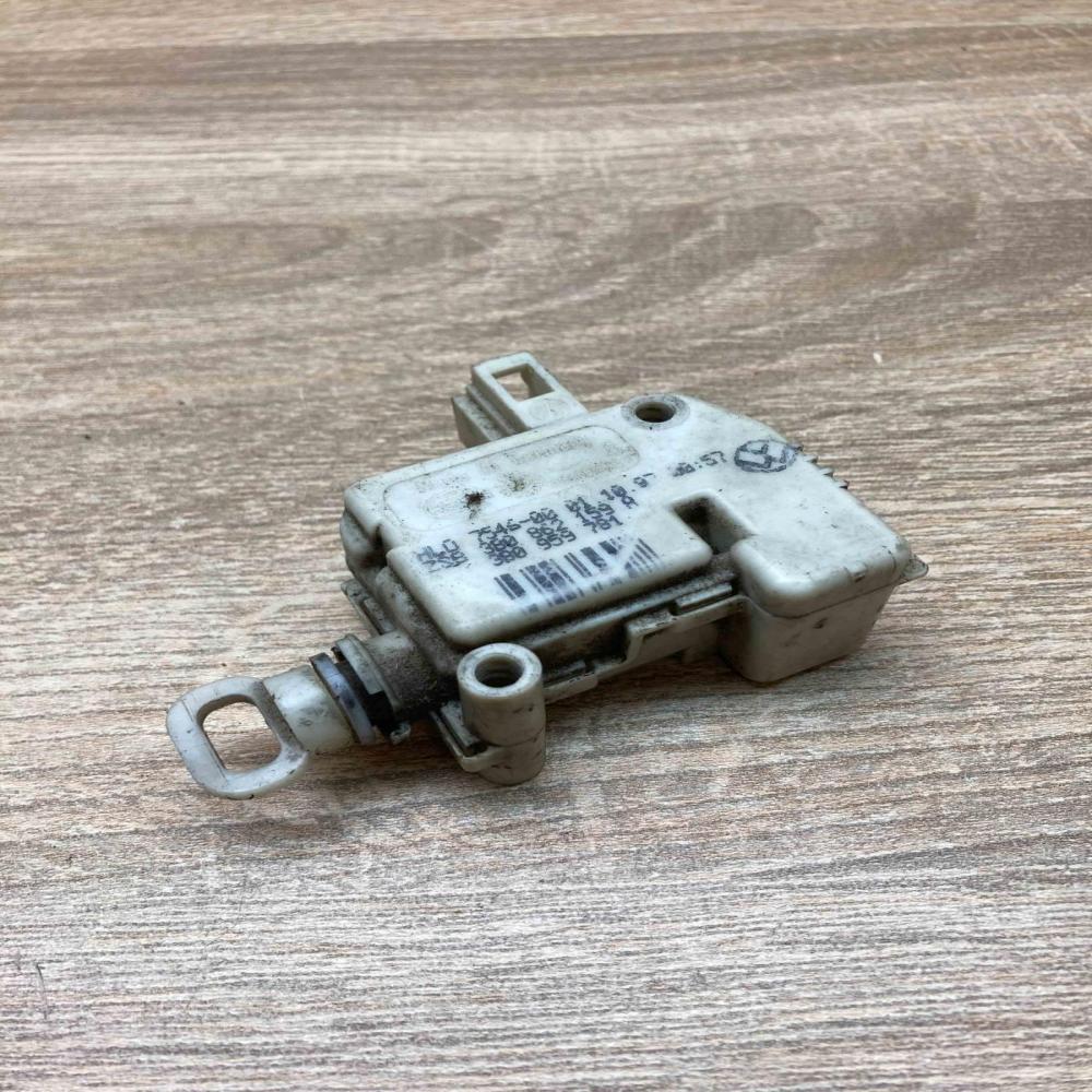 3B0959781   Fuel tank cap lock motor Audi A6 S6 C6 4F