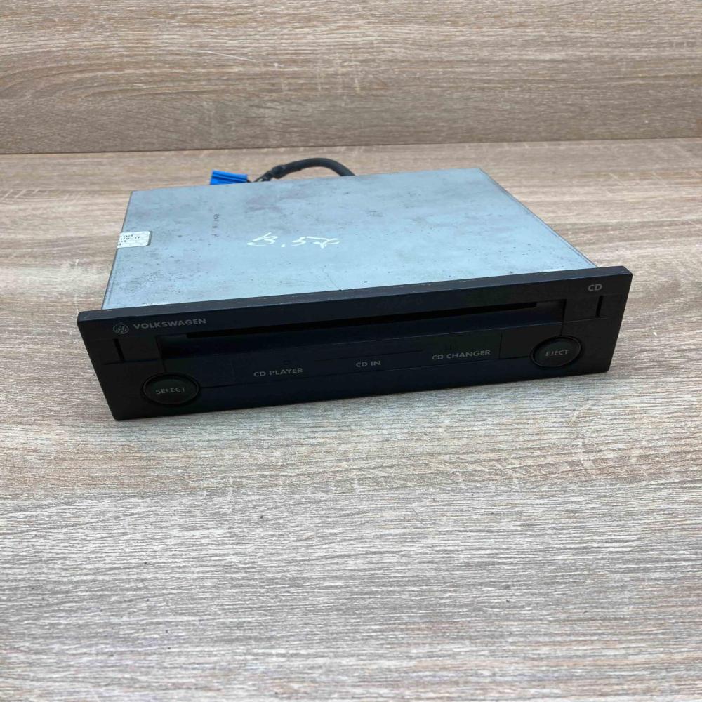 1J0035119B   CD/DVD changer Volkswagen PASSAT B5.5