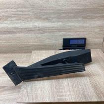 6772645   Accelerator throttle pedal BMW 7 E65 E66