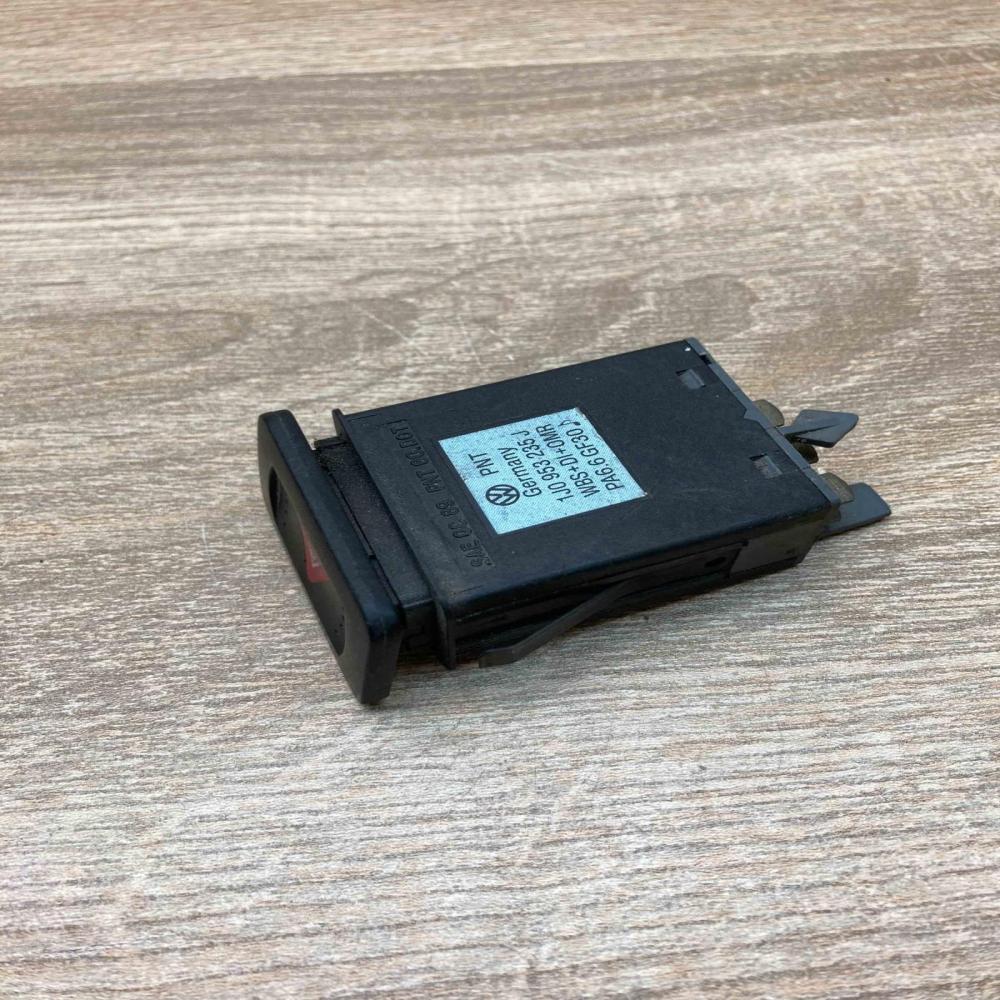1J0953235J   Hazard light switch Volkswagen Golf IV