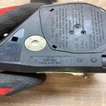 33014052 193857737  Front seatbelt Volkswagen Touran I