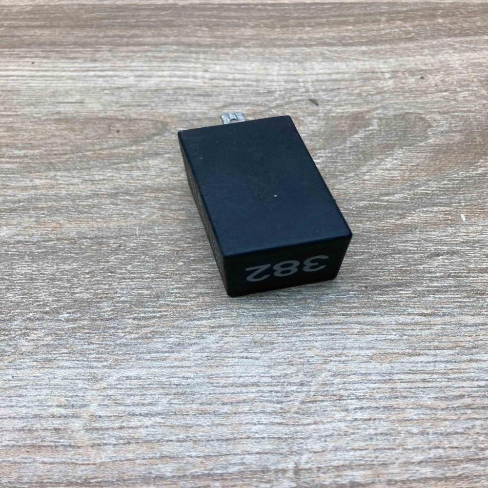 4D0907131   Other relay Audi A4 S4 B5 8D