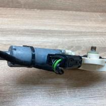 A2118202942  With plug Front door window regulator motor Mercedes-Benz E W211