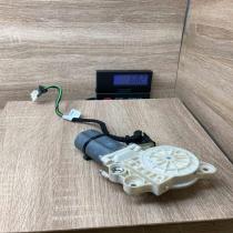 A2118202942  With plug Front door window regulator motor Mercedes-Benz E W211