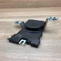 8P4035225 7617310104  Aerial antenna amplifier Audi A3 S3 8P
