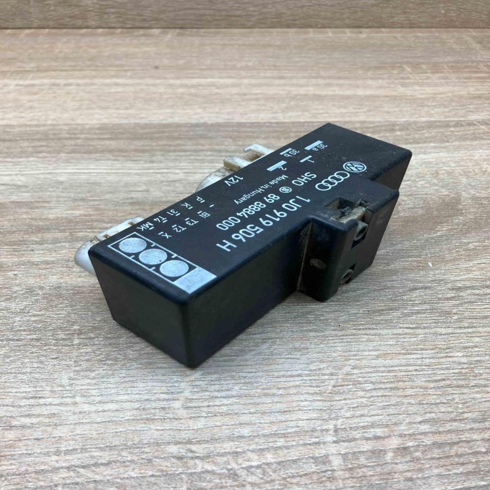 1J0919506H   Coolant fan relay Volkswagen Golf IV