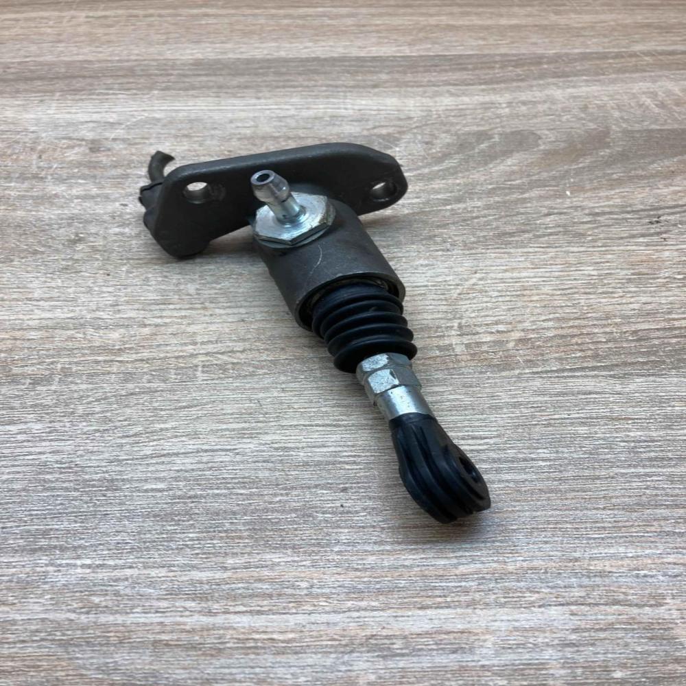 31218215   Clutch master cylinder Volkswagen Sharan