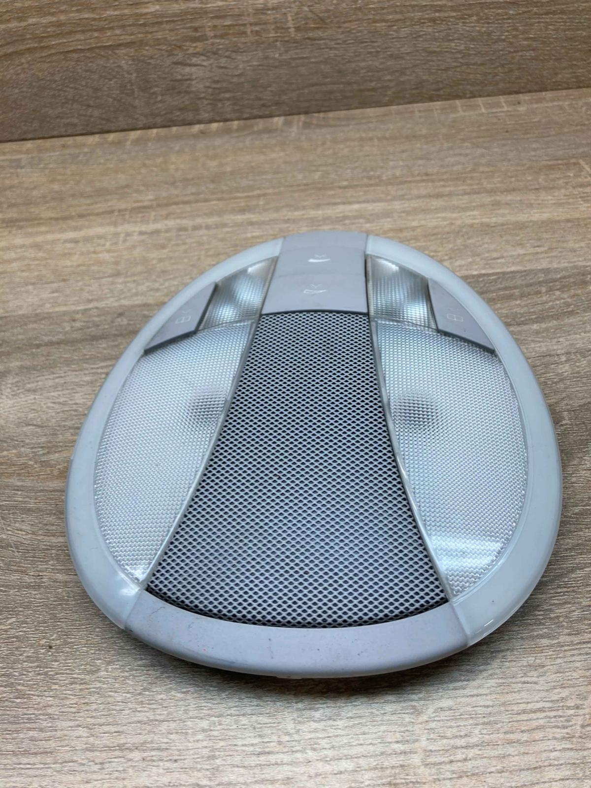 A2118202001   Front seat light Mercedes-Benz E W211