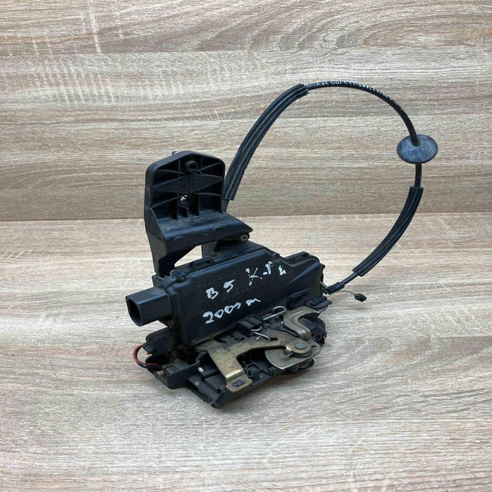 3B0837867  Left Front door lock Volkswagen PASSAT B5
