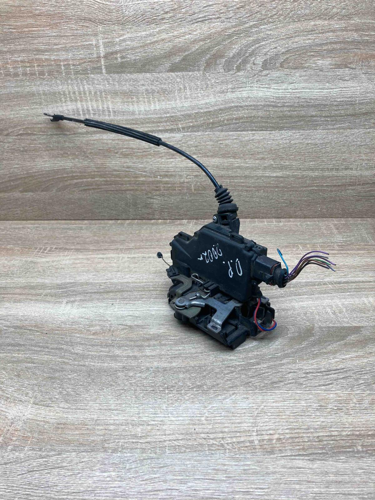 3B1837016C   Front door lock Skoda Octavia Mk1 (1U)