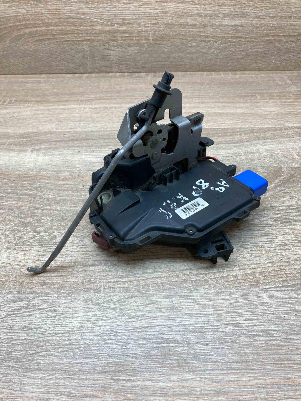 4E1837015   Front door lock Audi A3 S3 8P