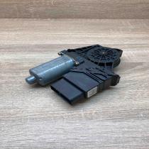 0130821697   Rear door window regulator motor Volkswagen Passat Alltrack
