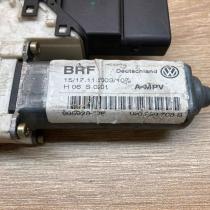 1K0959703B   Rear door window regulator motor Seat Toledo III (5P)