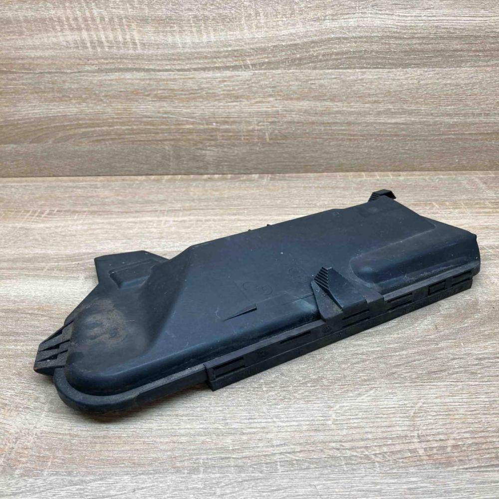 A2115400582   Fuse box cover Mercedes-Benz E W211