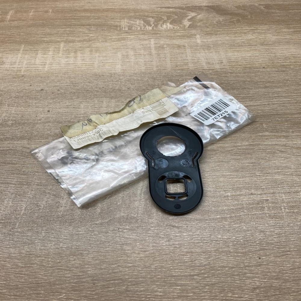 1J0035350C   Other exterior part Volkswagen Bora