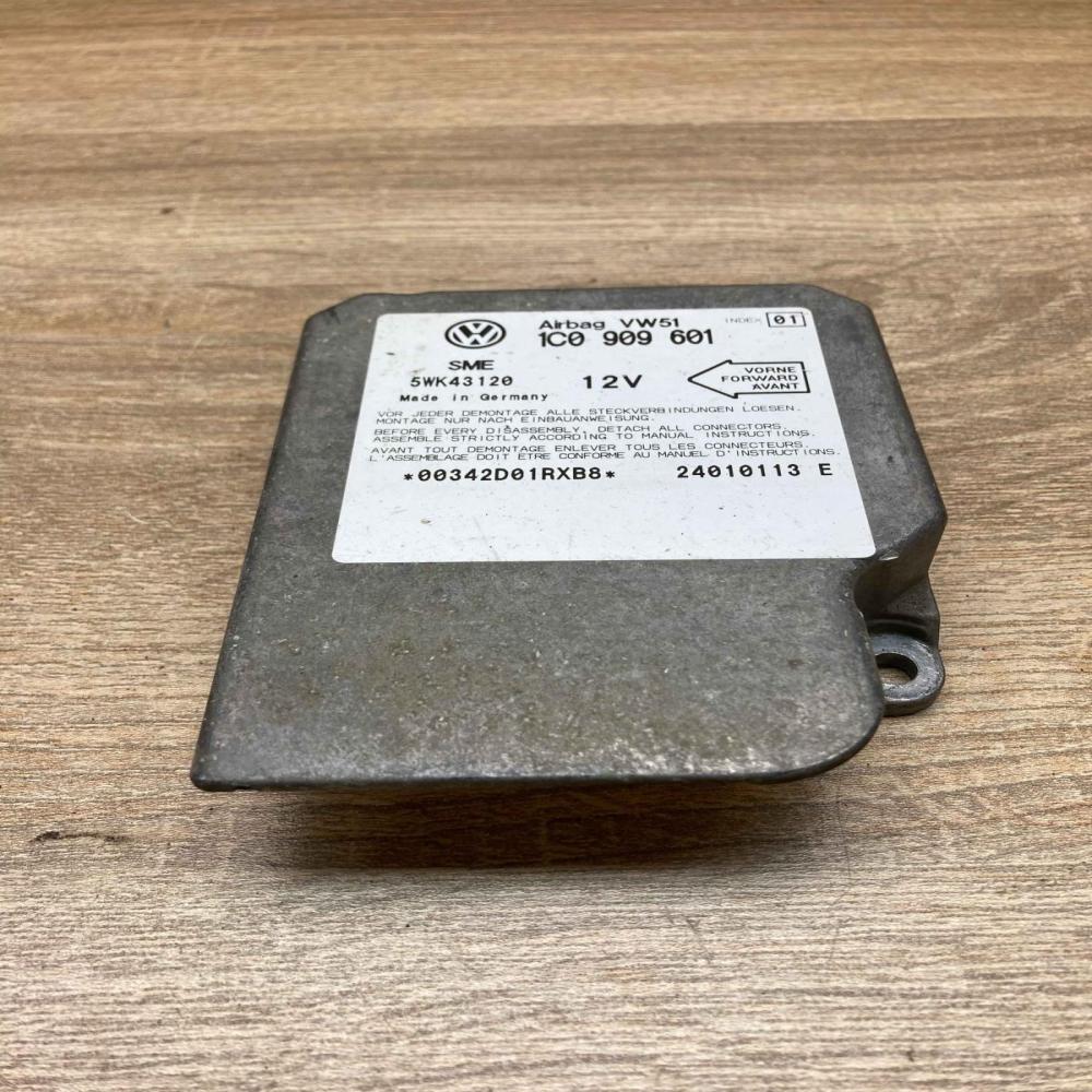 1C0909601 5WK43120  Airbag control unit/module Skoda Octavia Mk1 (1U)