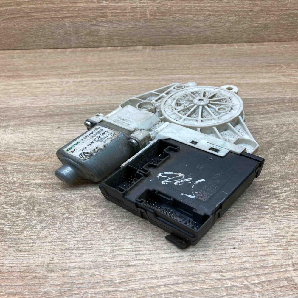 3C0959793C   Front door window regulator motor Volkswagen PASSAT B7