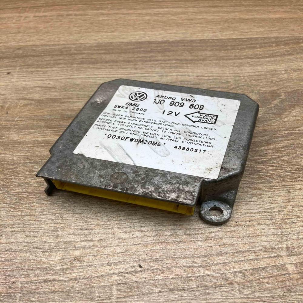 1J0909609   Airbag control unit/module Volkswagen Golf IV