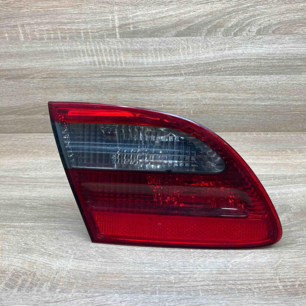 A2118202964  Left Rear/tail lights Mercedes-Benz E W211