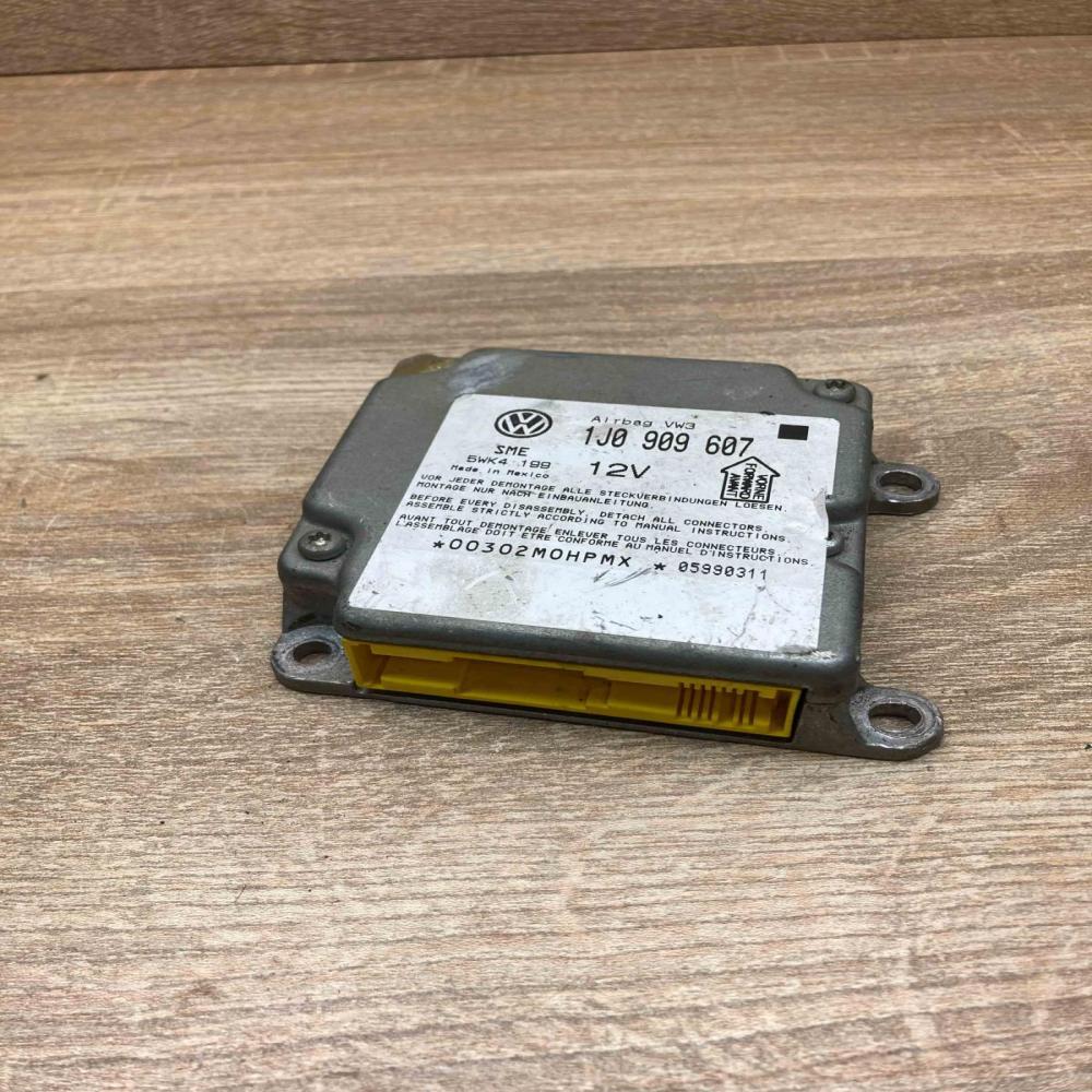 1J0909607 5WK4199  Airbag control unit/module Volkswagen PASSAT B5