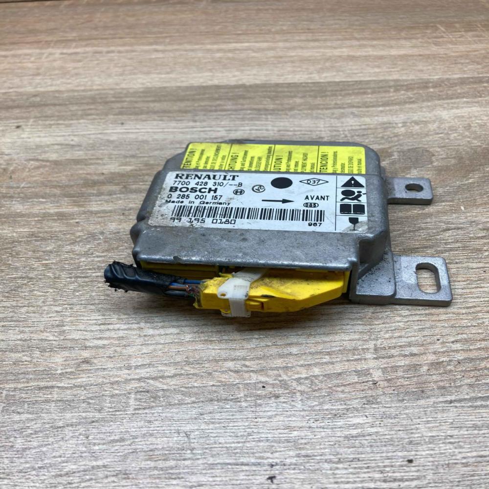 7700428310 0285001157 With Plug Airbag control unit/module Renault Clio II