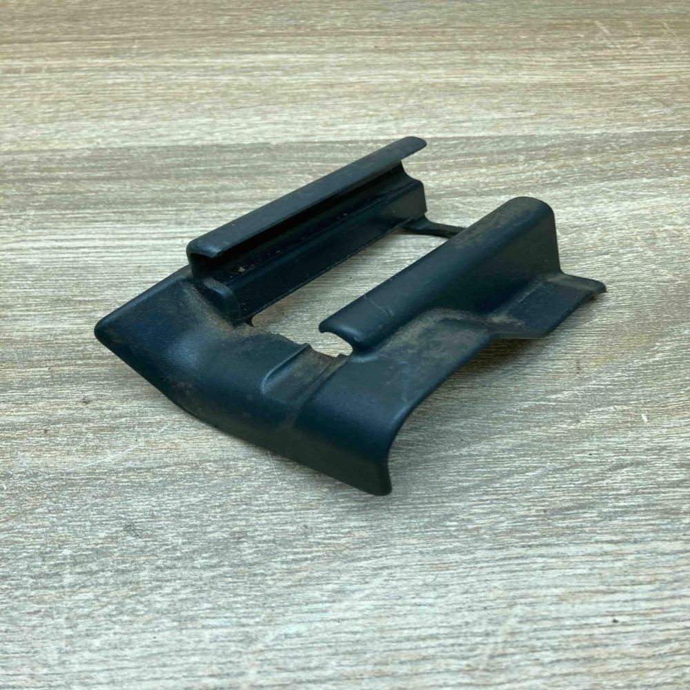 2119190920   Front driver seat rail trim Mercedes-Benz E W211