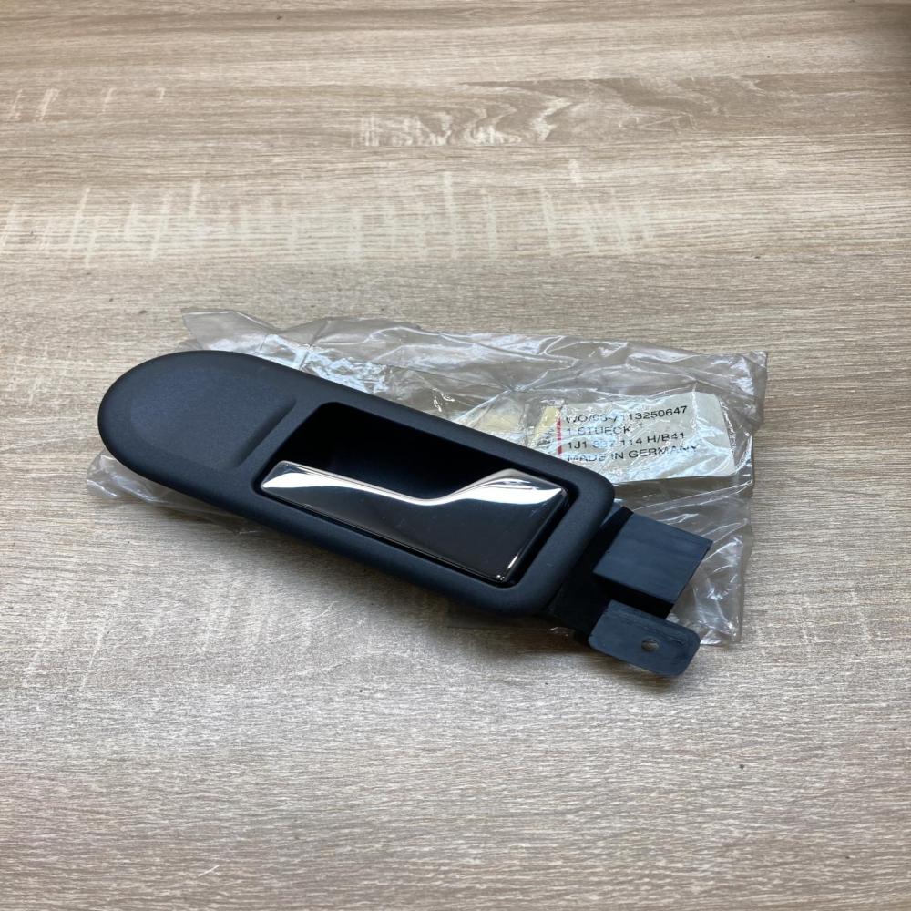 1J1837114H   Front door interior handle Volkswagen Golf IV