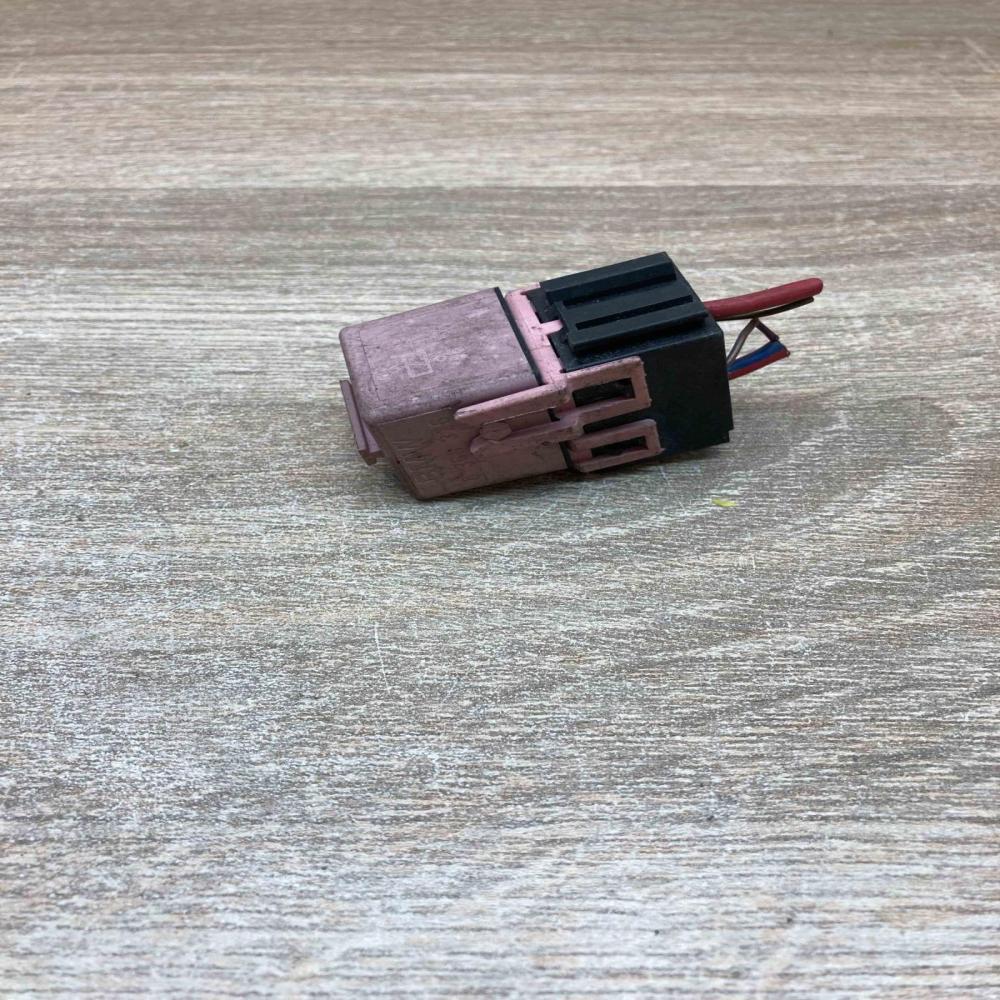 8365326 0332019168 With Socket Other relay BMW 3 E36