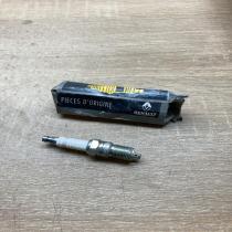 7700500072   Spark plug Renault Master I