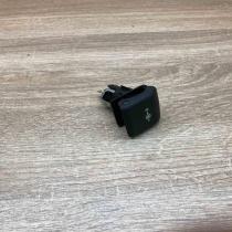 6904008   12 V Socket (rear) BMW X5 E53